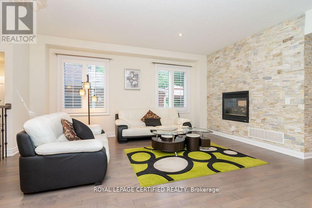 792 Glenbrook Avenue, Burlington (Grindstone), Ontario  L7T 1L7 - Photo 6 - W12743172