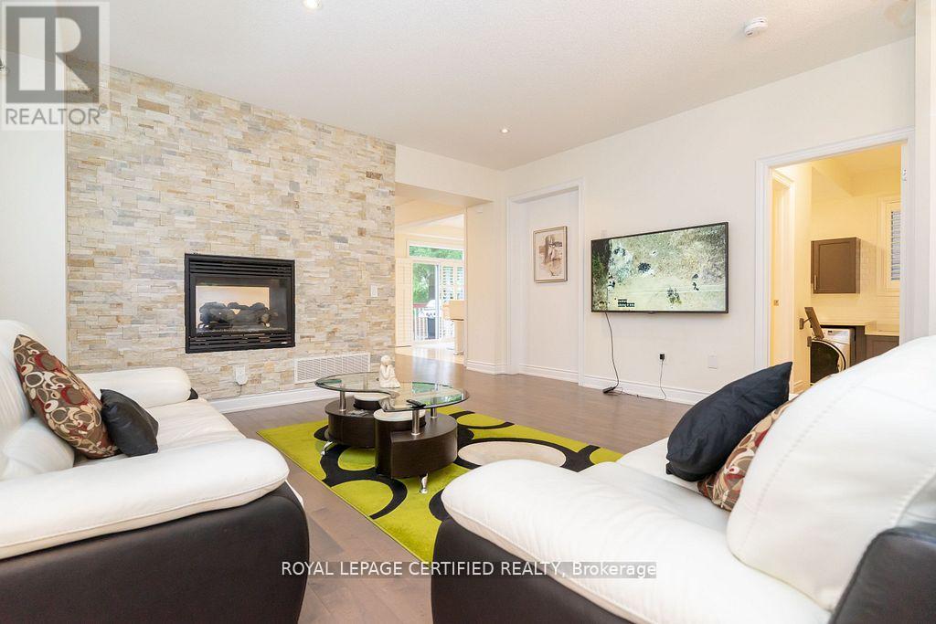 792 Glenbrook Avenue, Burlington (Grindstone), Ontario  L7T 1L7 - Photo 8 - W12743172