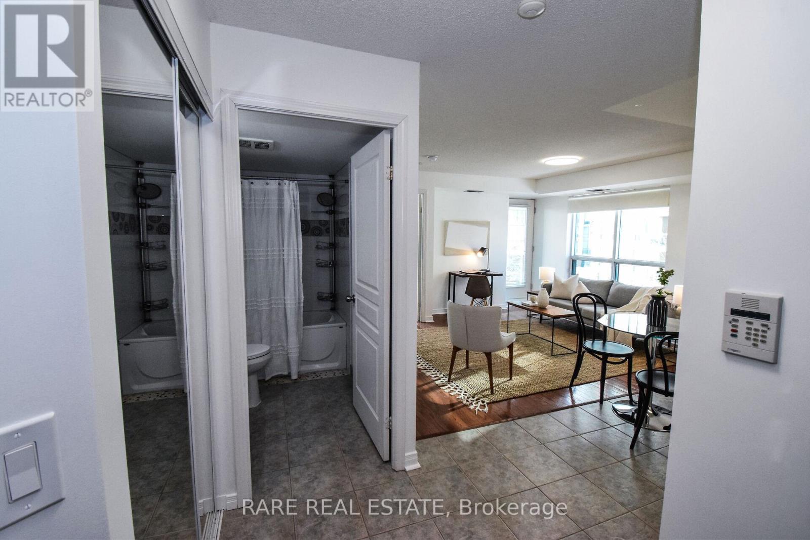 509 - 2545 Erin Centre Boulevard, Mississauga, Ontario  L5N 6Z9 - Photo 2 - W12743176