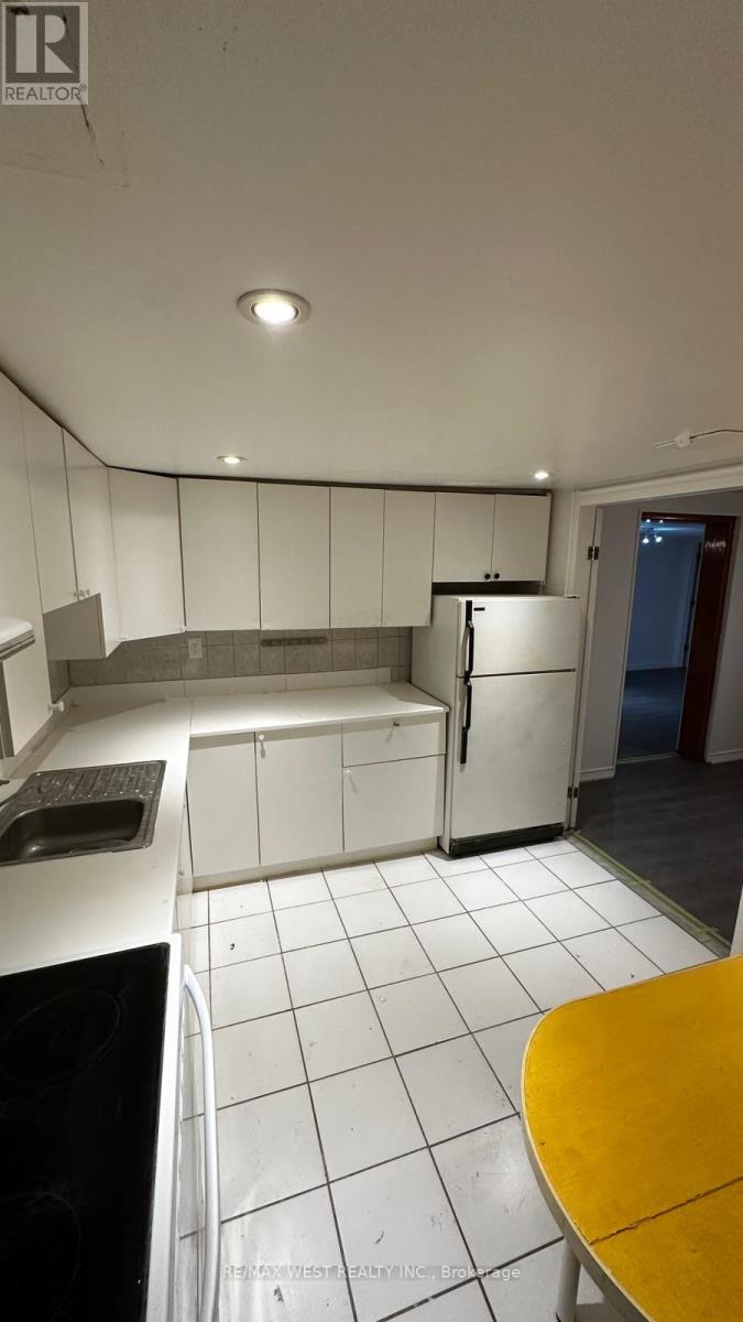 7 - 93 Windermere Avenue, Toronto, Ontario  M6S 3J3 - Photo 6 - W12743216