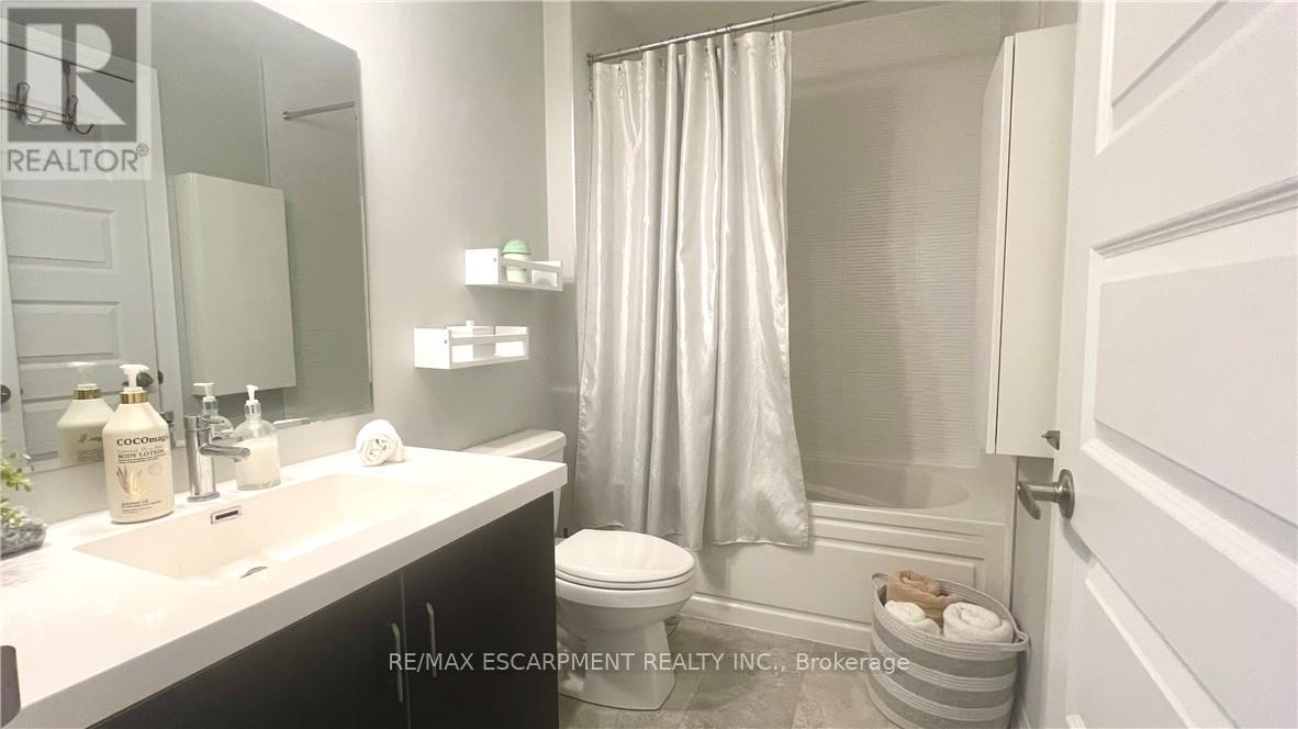 408 - 128 Grovewood Common, Oakville, Ontario  L6H 0X3 - Photo 12 - W12743222