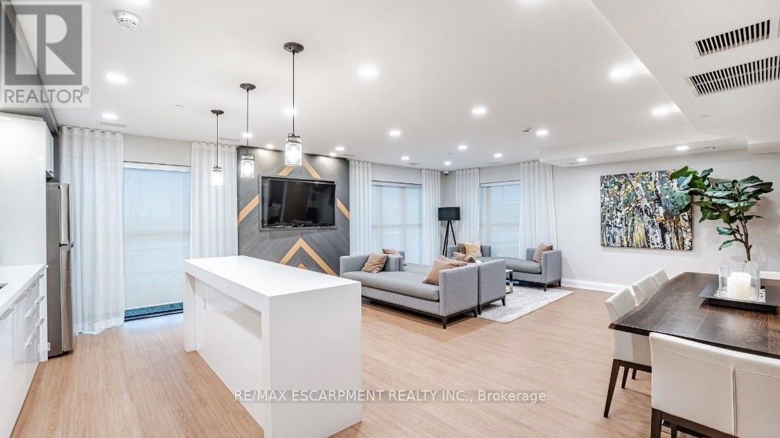 408 - 128 Grovewood Common, Oakville, Ontario  L6H 0X3 - Photo 17 - W12743222