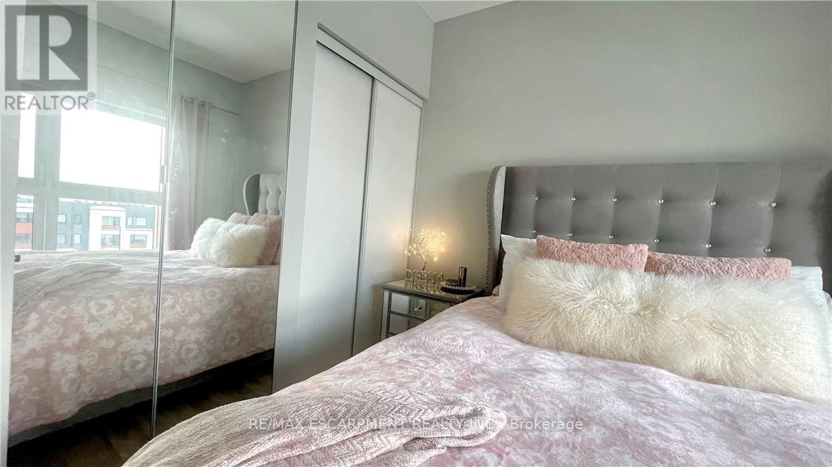 408 - 128 Grovewood Common, Oakville, Ontario  L6H 0X3 - Photo 8 - W12743222