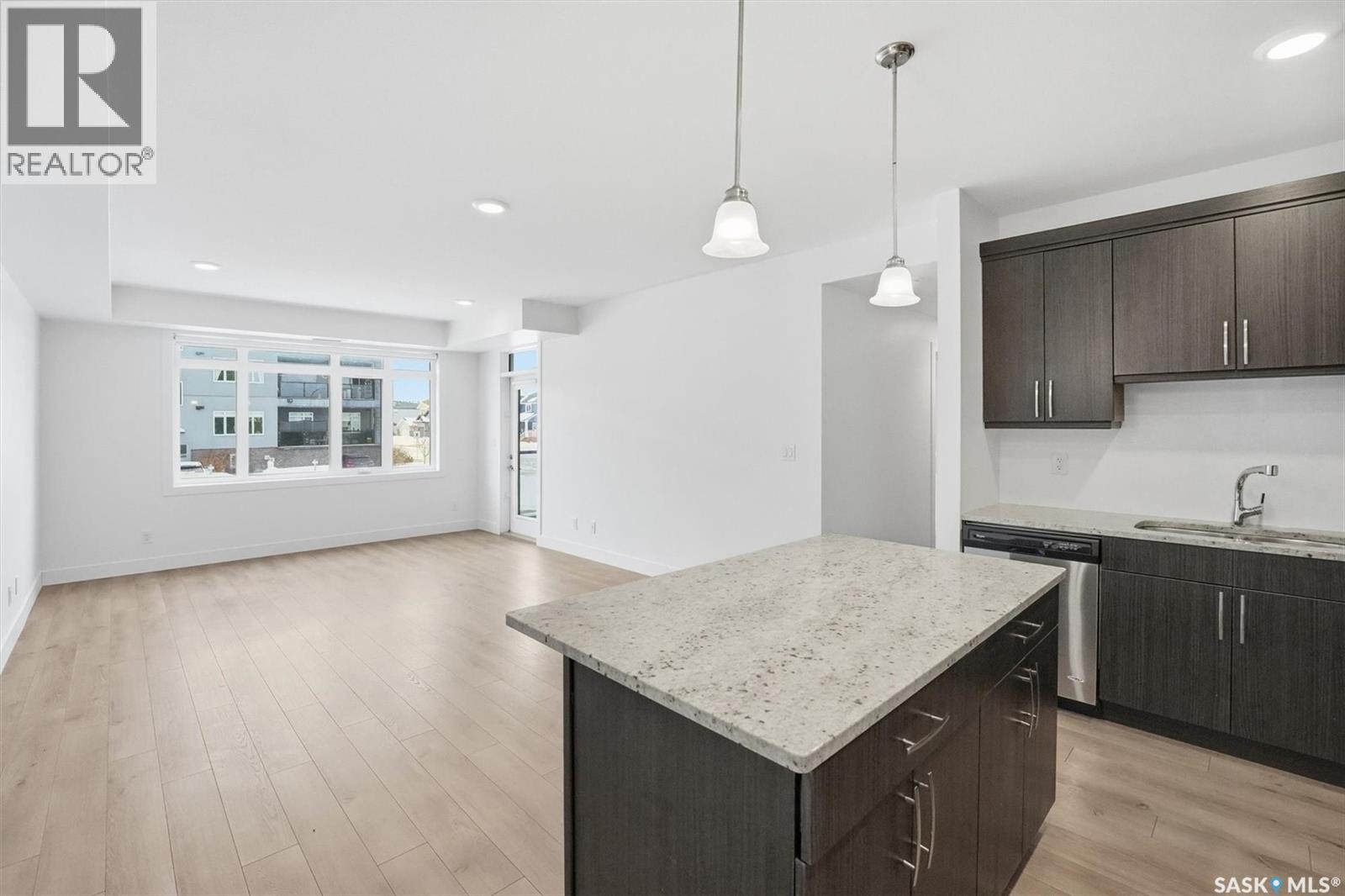 105 770 Childers Crescent, Saskatoon, Saskatchewan  S7L 6W1 - Photo 3 - SK027696