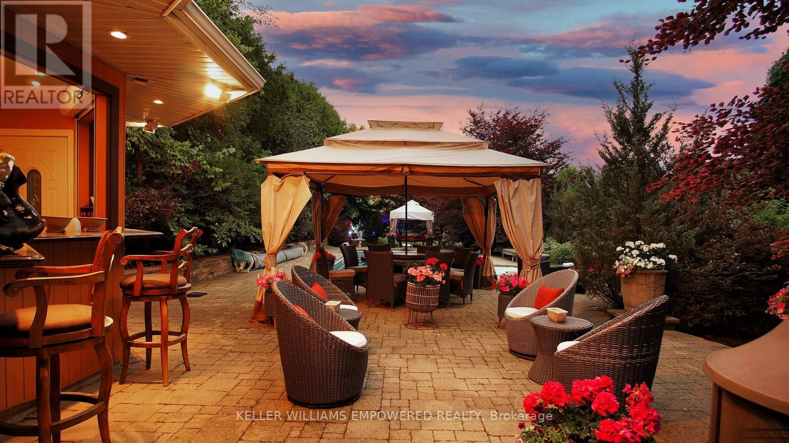 788 Woodland Acres Crescent, Vaughan, Ontario  L6A 1G2 - Photo 5 - N12274830