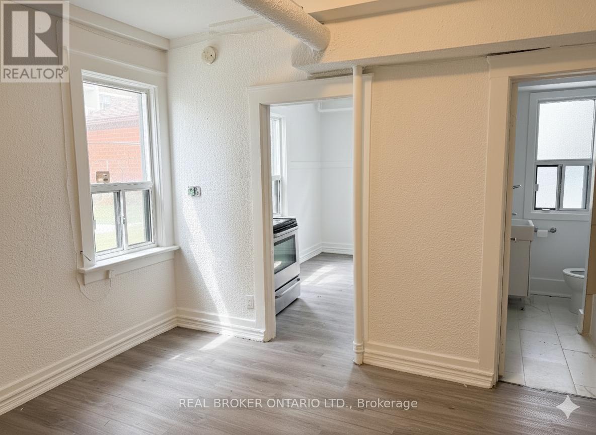 46 College Street, Kitchener, Ontario  N2H 5A1 - Photo 6 - X12743170