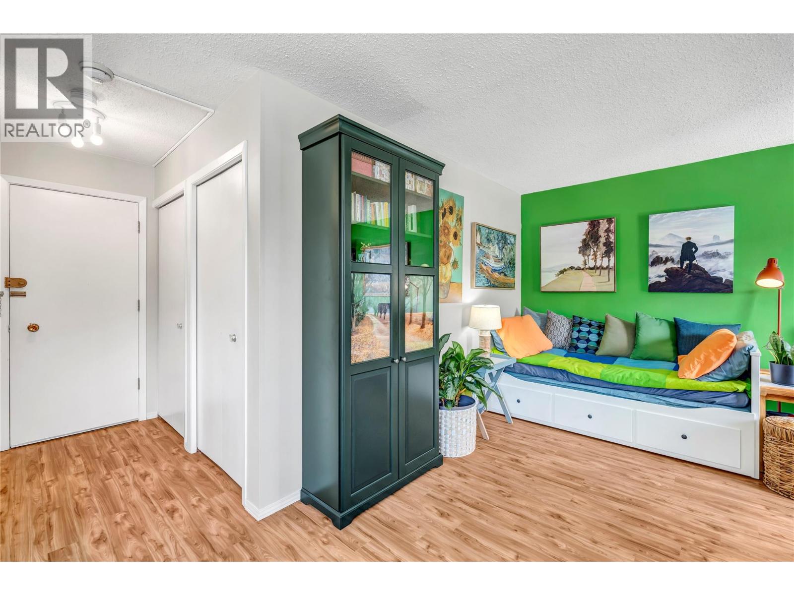 803 Fairview Road Street Unit# 201, Penticton, British Columbia  V2A 5Y7 - Photo 2 - 10374186