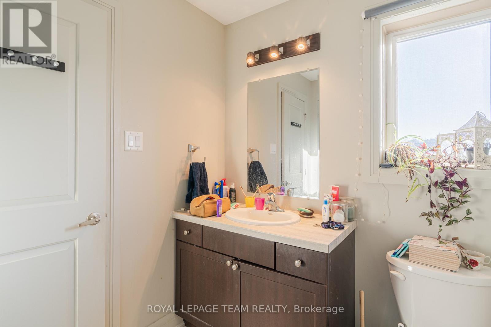 Level 1 - 1100 Hollington Street, Ottawa, Ontario  K1Z 8J9 - Photo 35 - X12743320