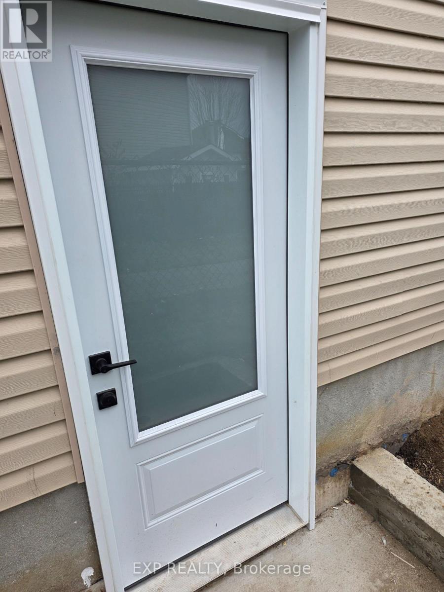 #b - 180 Chenoa Way, Ottawa, Ontario  K2J 0M4 - Photo 2 - X12743342