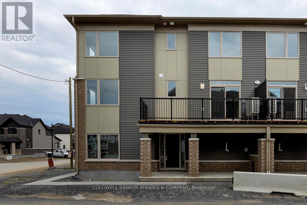 231 Darjeeling Avenue Avenue, Ottawa, Ontario  K2J 6Y7 - Photo 2 - X12743396