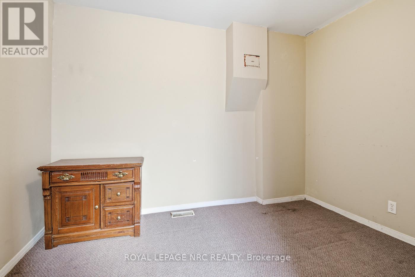 154 Fares Street, Port Colborne, Ontario  L3K 1W2 - Photo 4 - X12743294