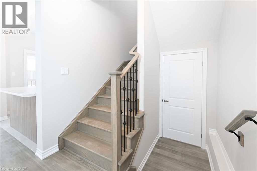 8 Renfrew Trail, Welland, Ontario  L3C 0K2 - Photo 12 - 40801315