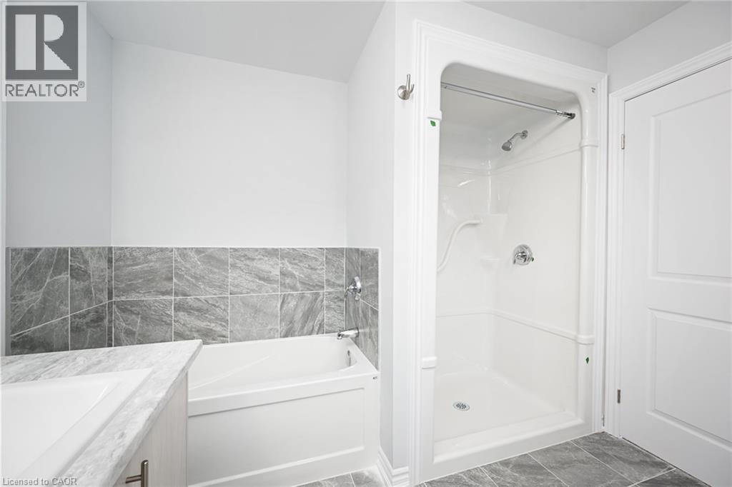 8 Renfrew Trail, Welland, Ontario  L3C 0K2 - Photo 19 - 40801315