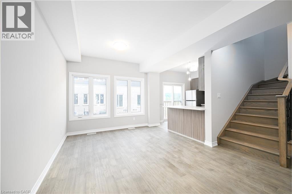 8 Renfrew Trail, Welland, Ontario  L3C 0K2 - Photo 3 - 40801315