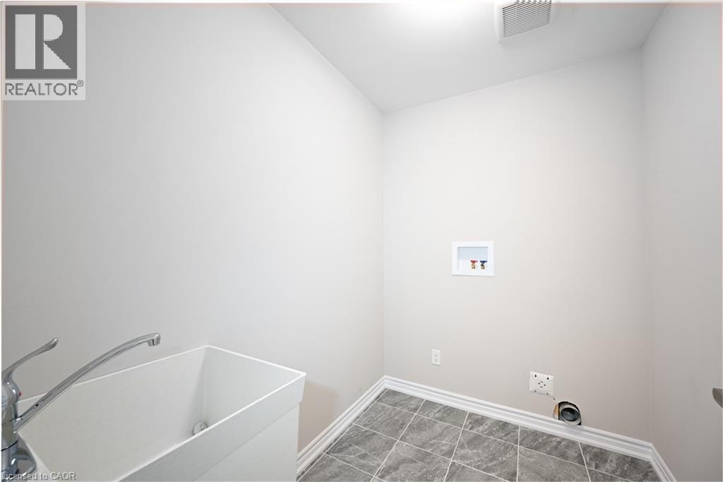 8 Renfrew Trail, Welland, Ontario  L3C 0K2 - Photo 30 - 40801315