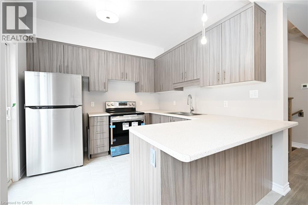 8 Renfrew Trail, Welland, Ontario  L3C 0K2 - Photo 5 - 40801315