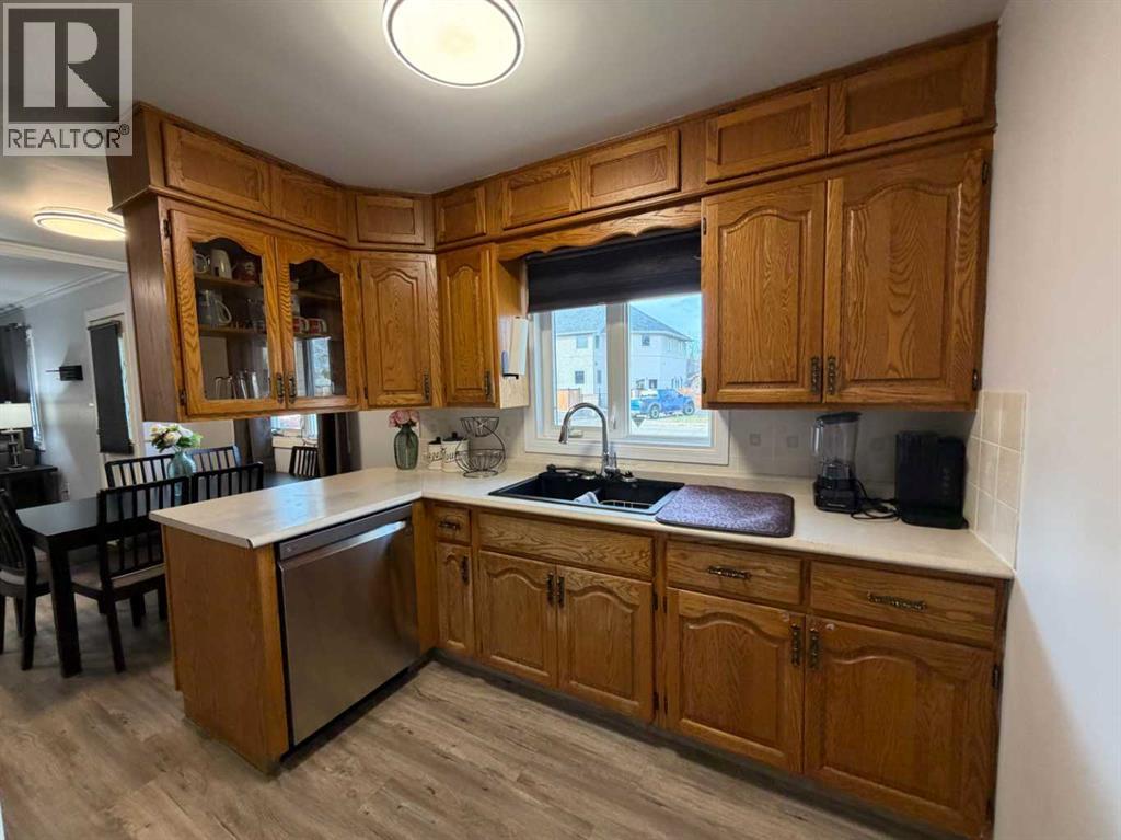 61 Mcintosh Avenue Nw, Medicine Hat, Alberta  T1A 6V1 - Photo 7 - A2271858