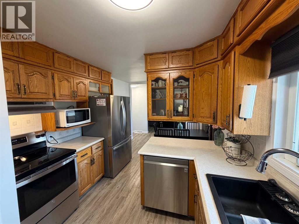 61 Mcintosh Avenue Nw, Medicine Hat, Alberta  T1A 6V1 - Photo 6 - A2271858