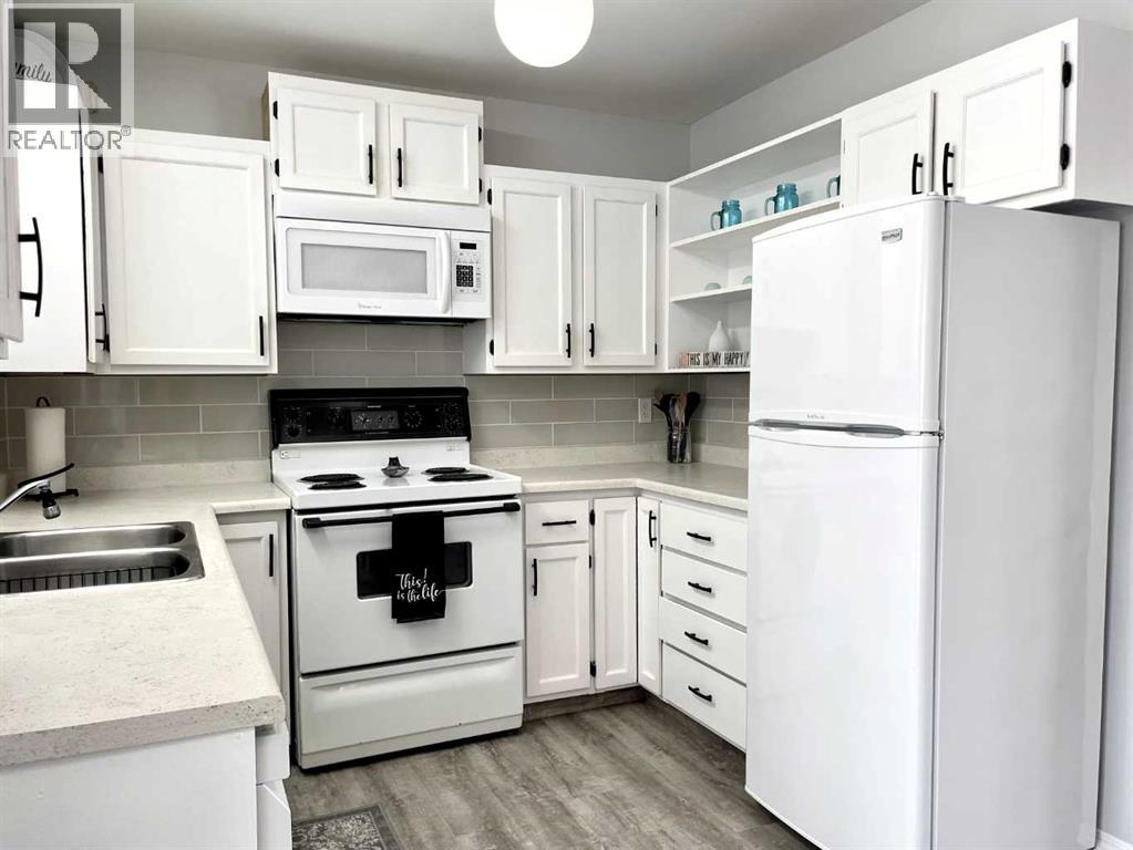 4516 45 Street, Rycroft, Alberta  T0H 3A0 - Photo 12 - A2280891