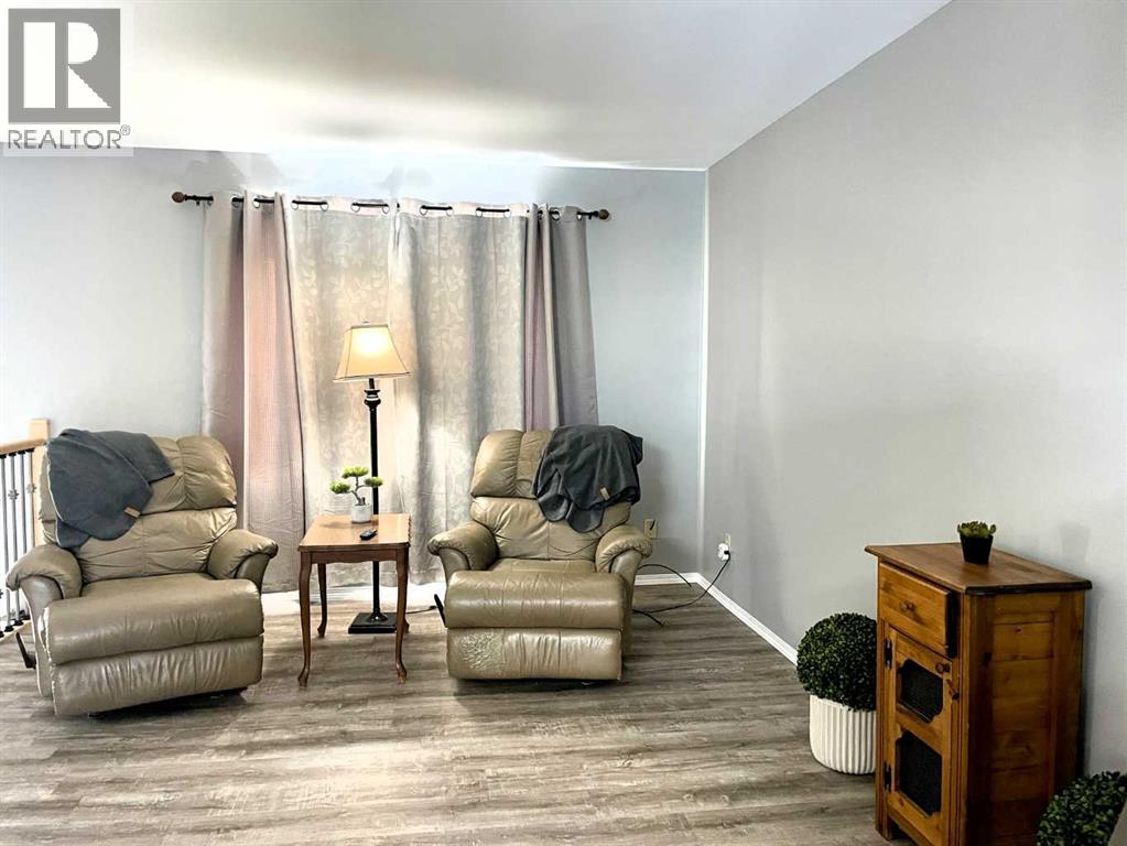 4516 45 Street, Rycroft, Alberta  T0H 3A0 - Photo 6 - A2280891