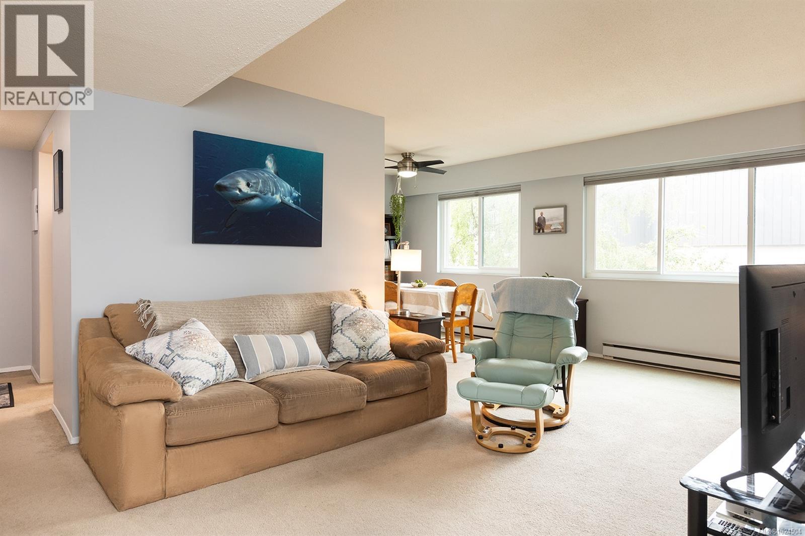 305 1151 Oscar St, Victoria, British Columbia  V8V 2X5 - Photo 3 - 1024504