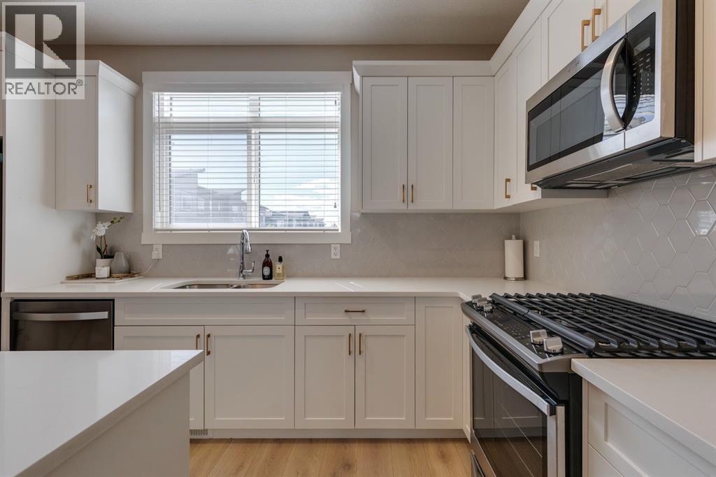 19 Sage Bluff Gate Nw, Calgary, Alberta  T3R 1T5 - Photo 8 - A2277615