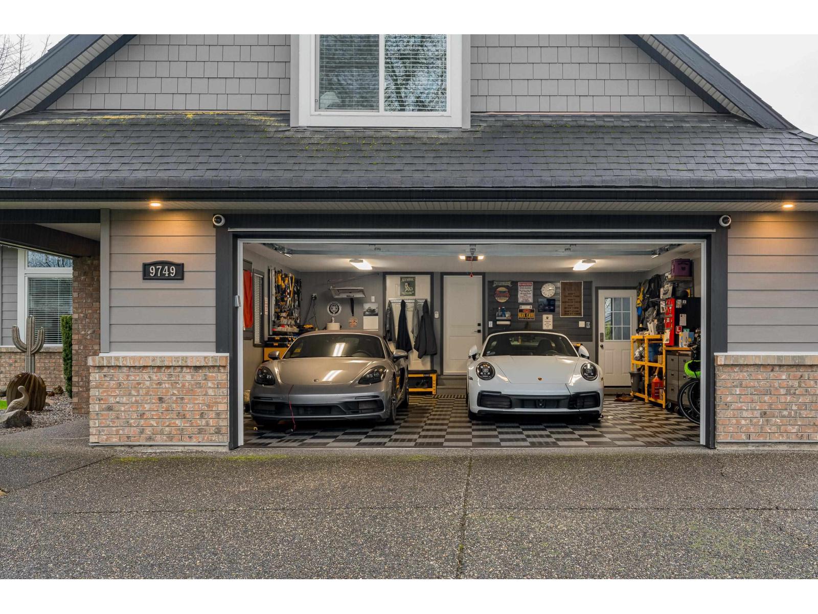 9749 206 Street, Langley, British Columbia  V1M 2H5 - Photo 3 - R3084093