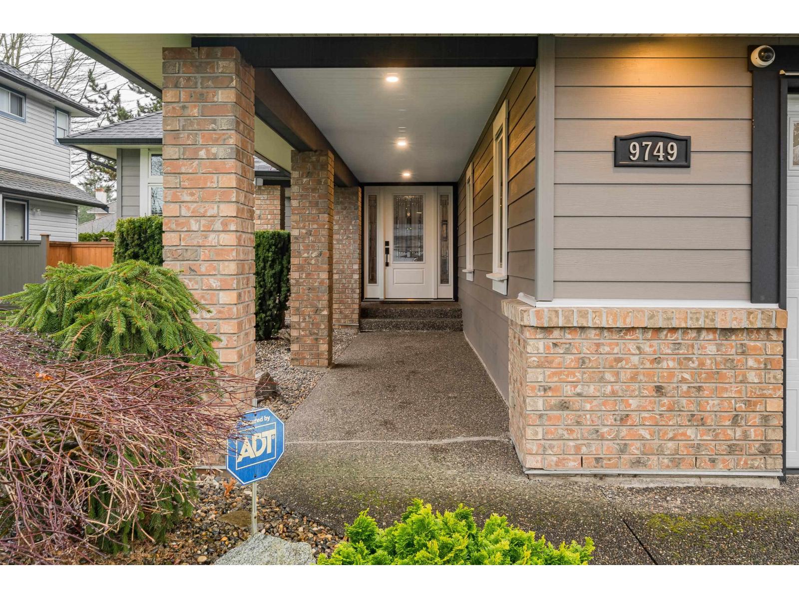 9749 206 Street, Langley, British Columbia  V1M 2H5 - Photo 4 - R3084093