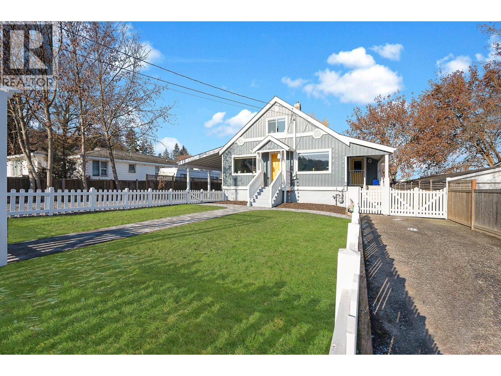 725 Stanley Avenue, Enderby, British Columbia