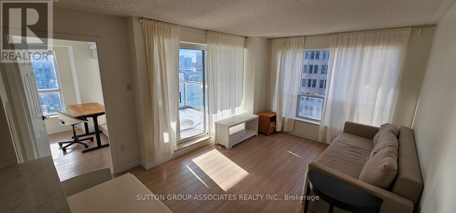 2505 - 909 BAY STREET, Toronto, Ontario