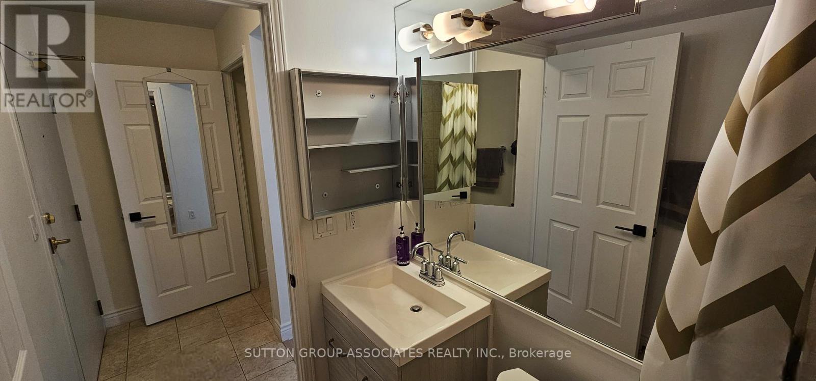 2505 - 909 Bay Street, Toronto, Ontario  M5S 3G2 - Photo 12 - C12743266