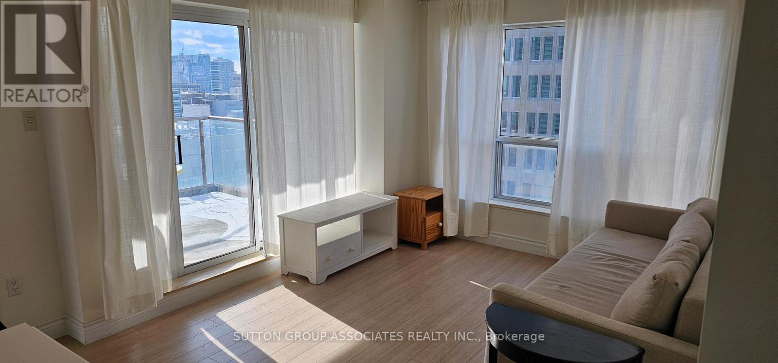 2505 - 909 Bay Street, Toronto, Ontario  M5S 3G2 - Photo 5 - C12743266