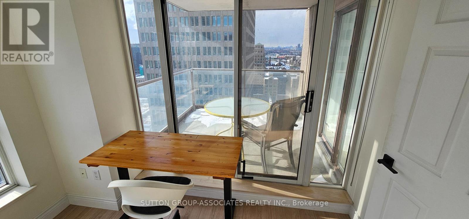 2505 - 909 Bay Street, Toronto, Ontario  M5S 3G2 - Photo 9 - C12743266