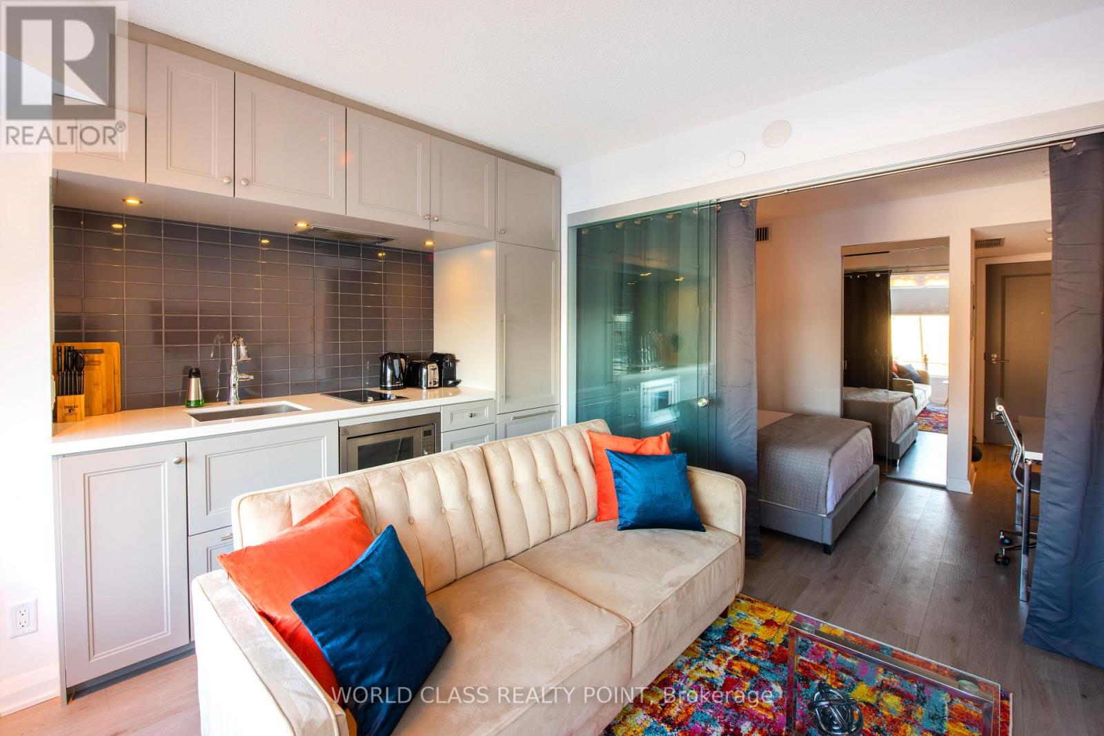 519 - 155 Yorkville Avenue, Toronto, Ontario  M5R 1C4 - Photo 7 - C12743398