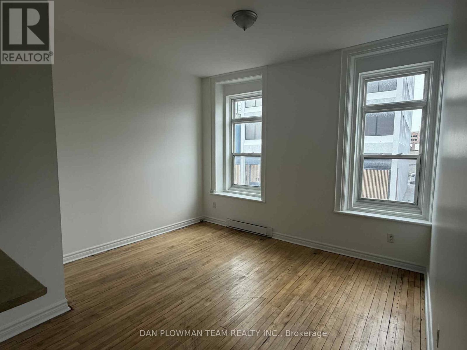 205 - 8 Simcoe Street N, Oshawa, Ontario  L1G 4R8 - Photo 3 - E12743254