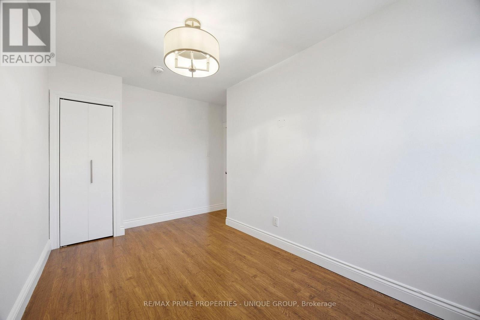 Main - 589 Logan Avenue, Toronto, Ontario  M4K 3B9 - Photo 10 - E12743282