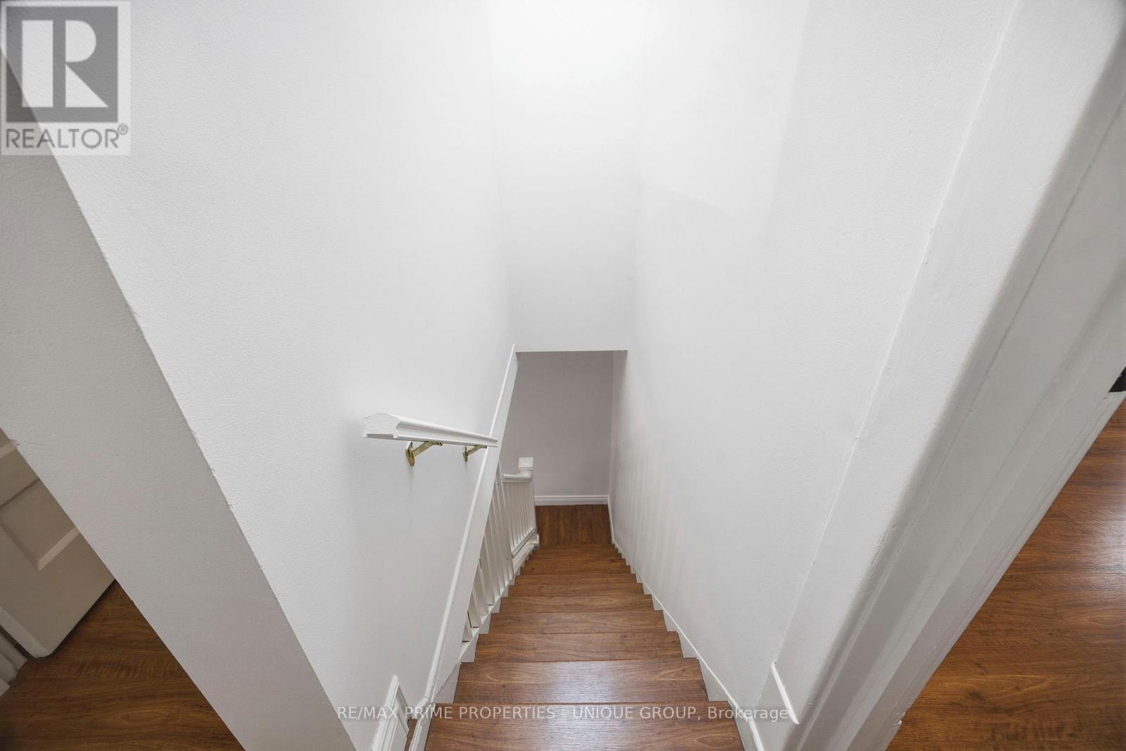 Main - 589 Logan Avenue, Toronto, Ontario  M4K 3B9 - Photo 12 - E12743282