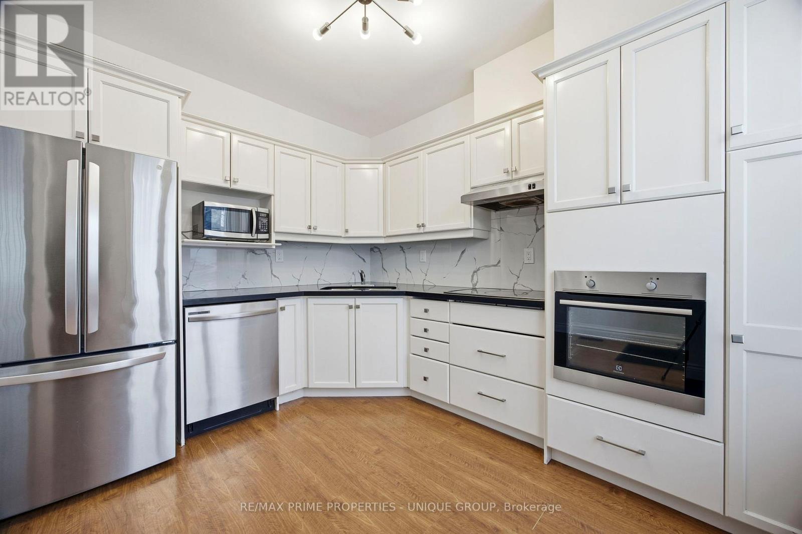 Main - 589 Logan Avenue, Toronto, Ontario  M4K 3B9 - Photo 5 - E12743282