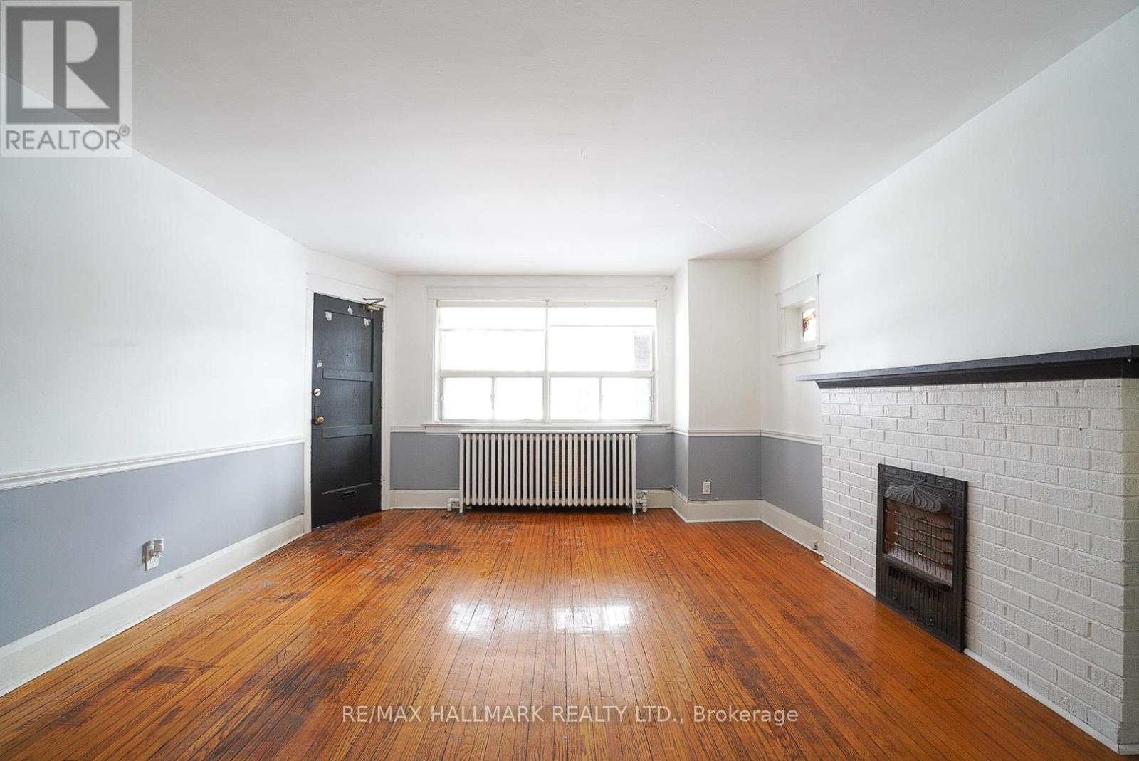 Main Floor - 44 Scarboro Beach Boulevard, Toronto, Ontario  M4E 2X1 - Photo 4 - E12743296