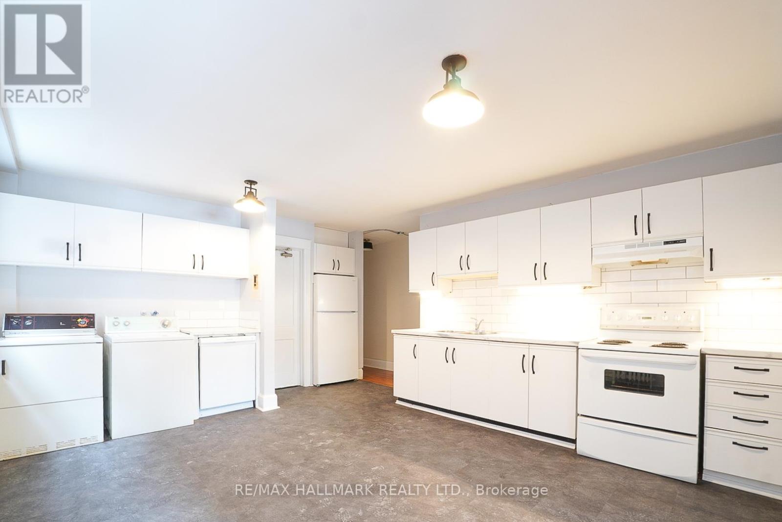 Main Floor - 44 Scarboro Beach Boulevard, Toronto, Ontario  M4E 2X1 - Photo 5 - E12743296