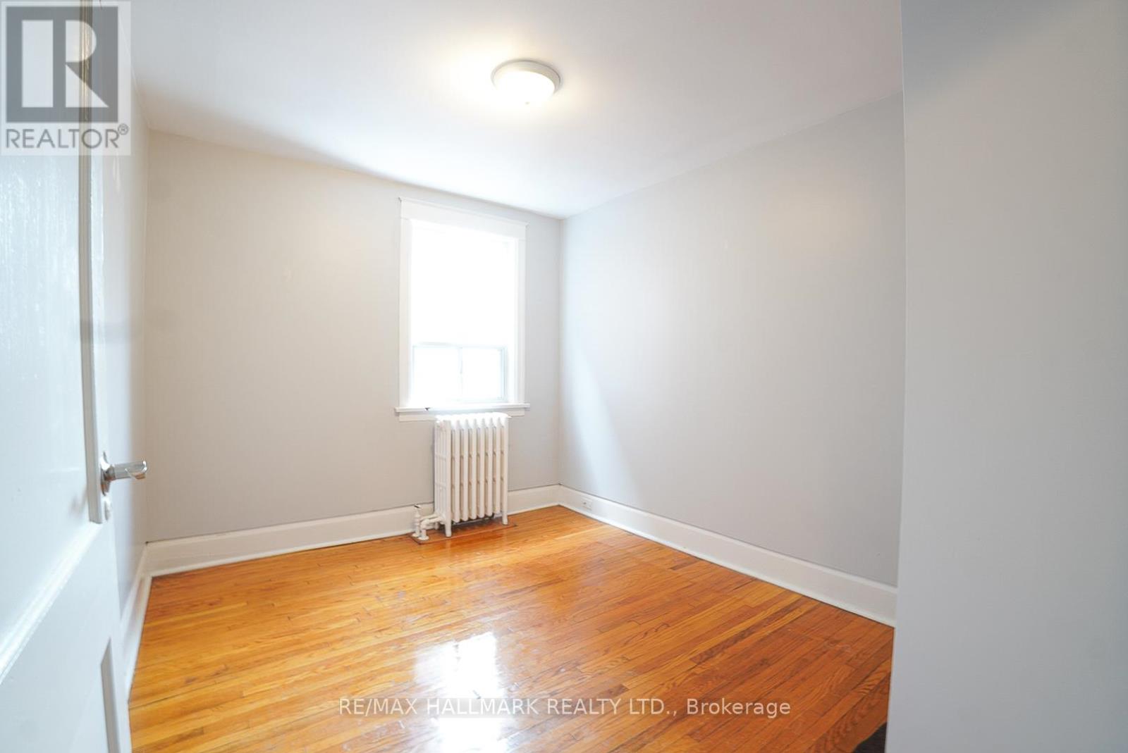 Main Floor - 44 Scarboro Beach Boulevard, Toronto, Ontario  M4E 2X1 - Photo 6 - E12743296