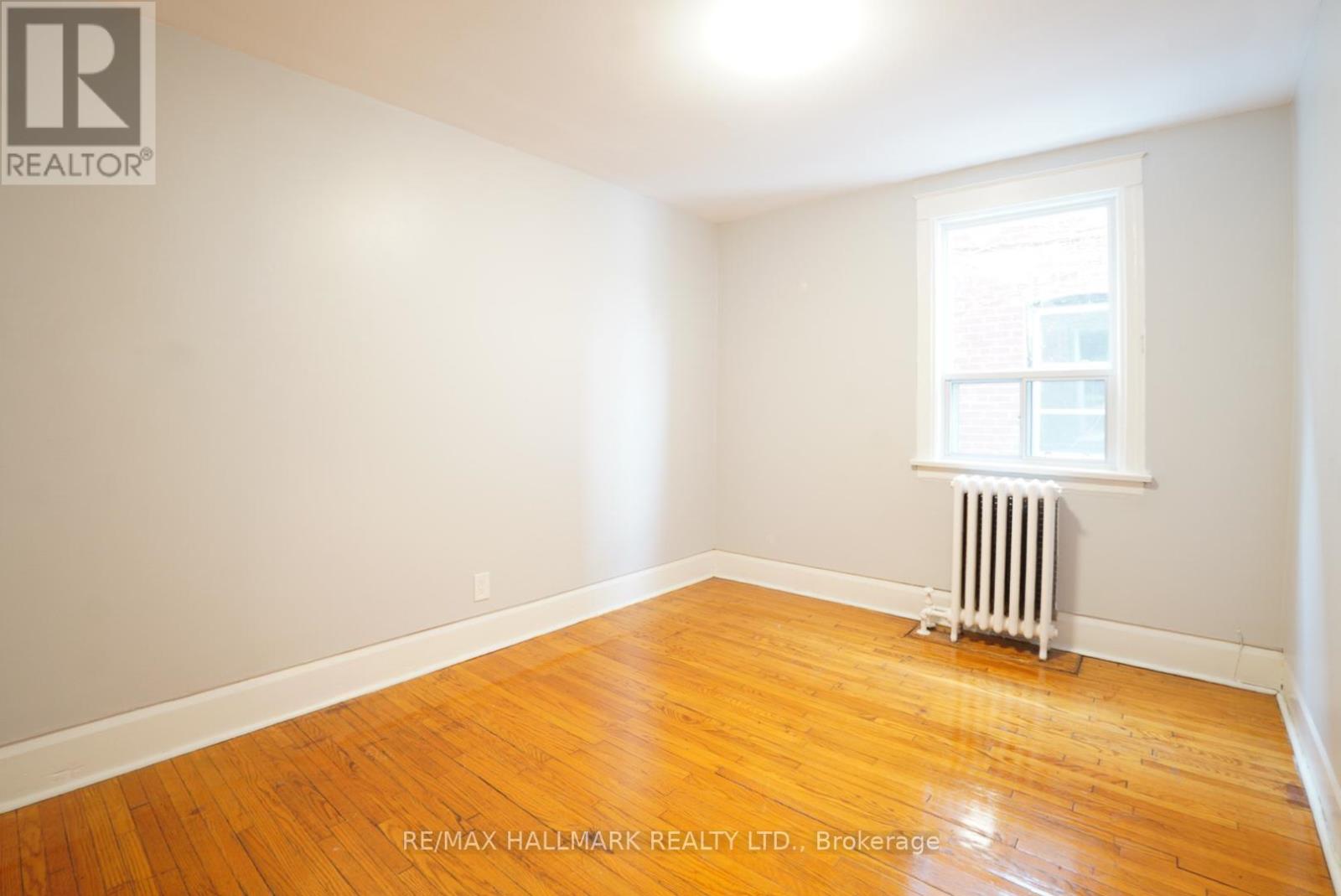 Main Floor - 44 Scarboro Beach Boulevard, Toronto, Ontario  M4E 2X1 - Photo 8 - E12743296