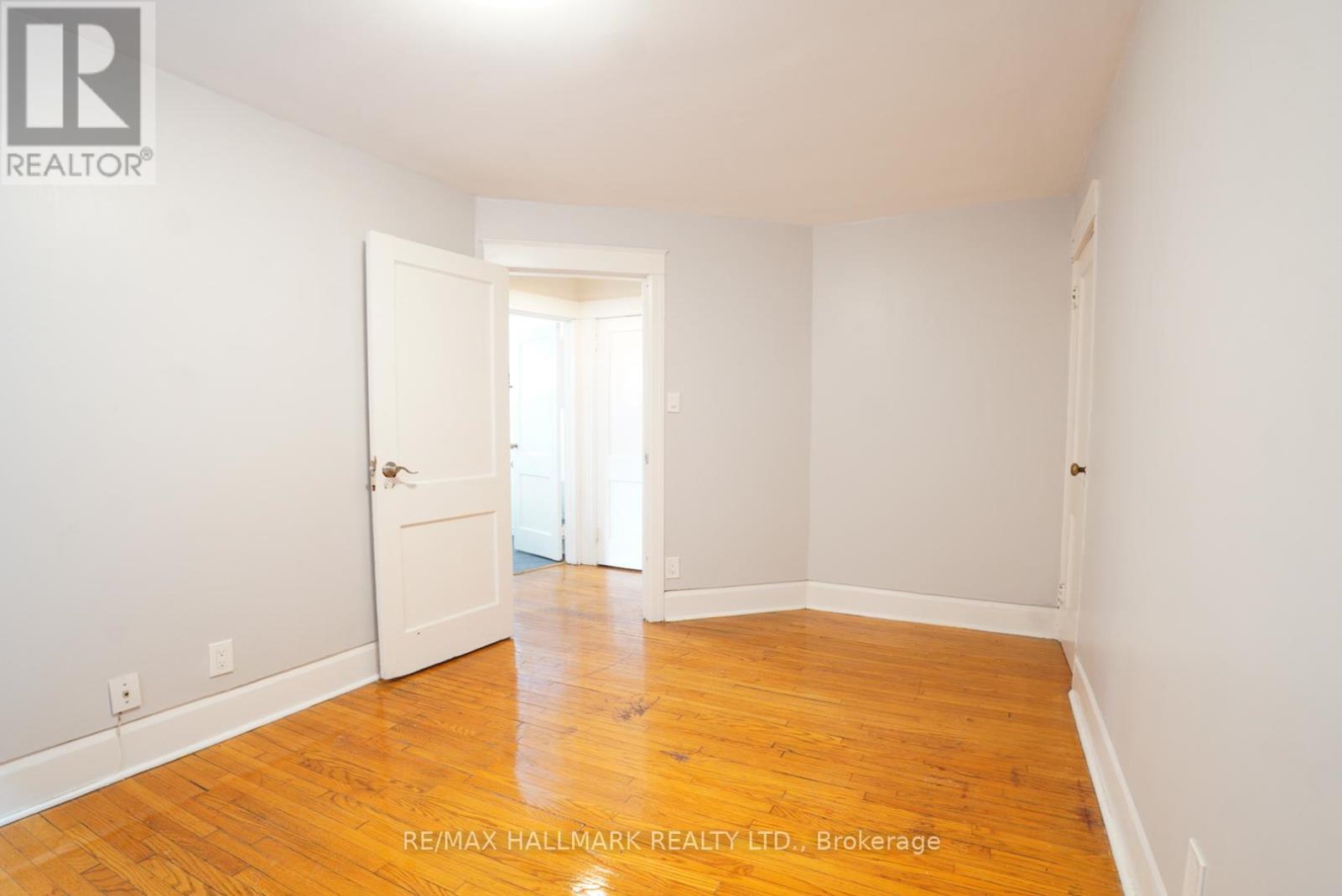 Main Floor - 44 Scarboro Beach Boulevard, Toronto, Ontario  M4E 2X1 - Photo 9 - E12743296