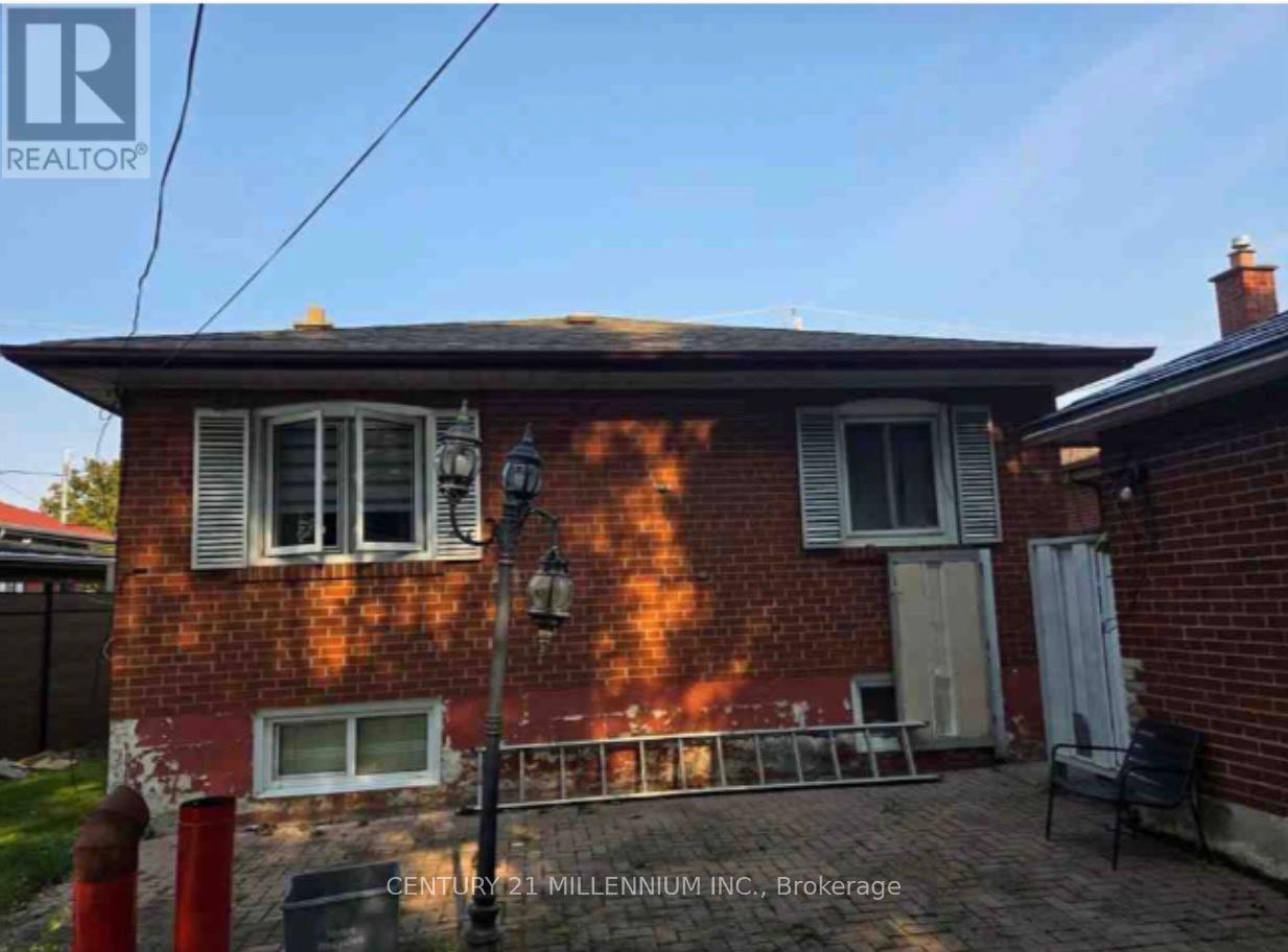 9 Tralee Avenue, Toronto, Ontario  M1G 3E3 - Photo 6 - E12743298