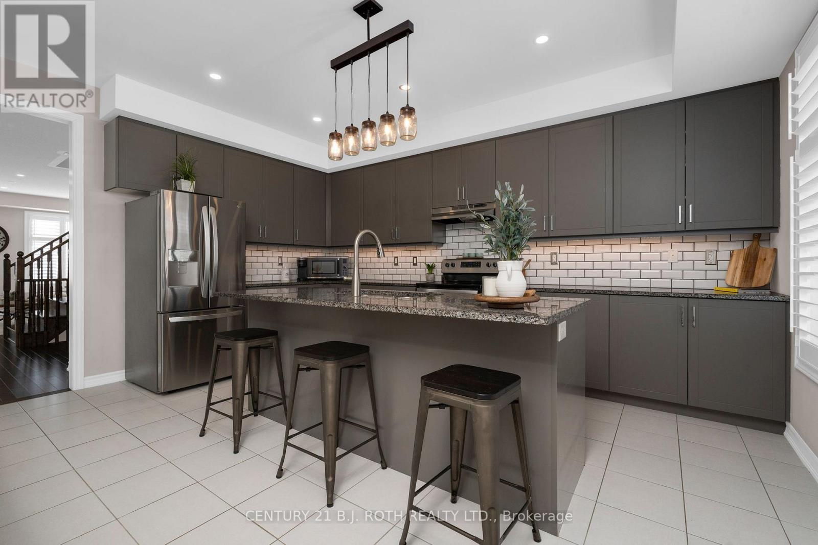 33 Westbury Way, Whitby, Ontario  L1M 0L9 - Photo 16 - E12743302