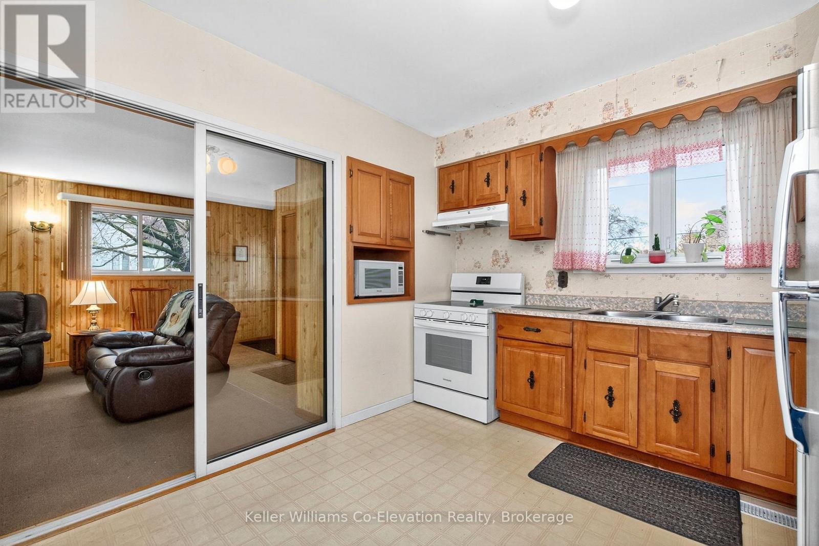 188 Fourth Street, Midland, Ontario  L4R 3T4 - Photo 10 - S12546832