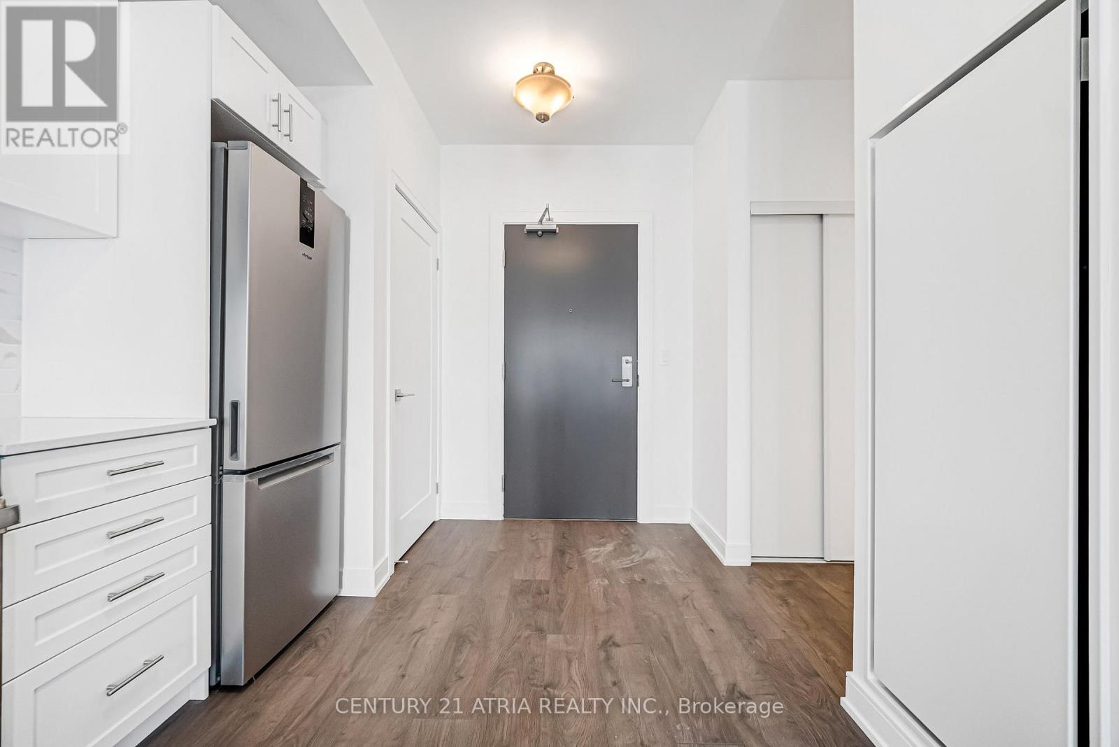 1307 - 705 Davis Drive, Newmarket, Ontario  L3T 0J1 - Photo 3 - N12743324