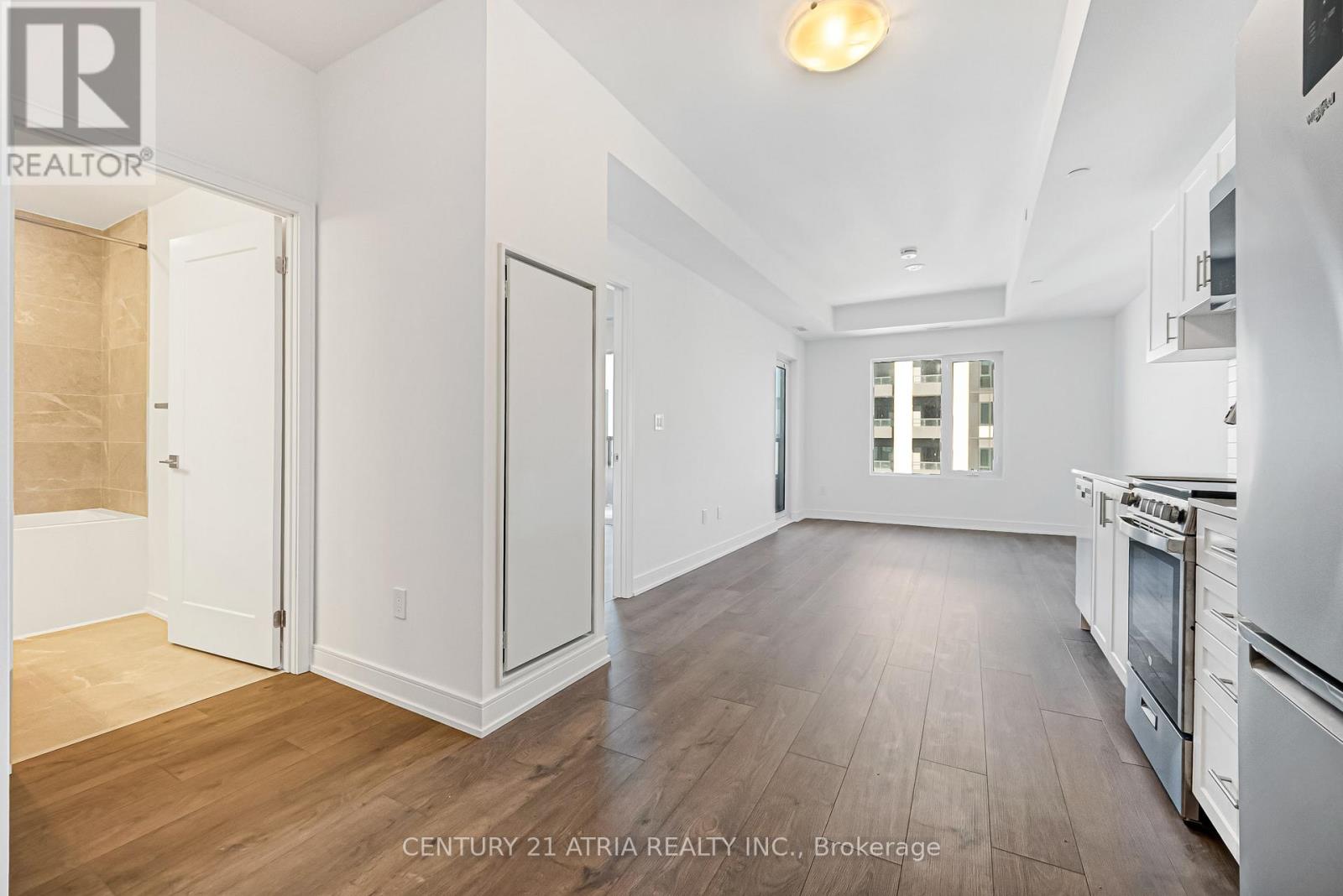 1307 - 705 Davis Drive, Newmarket, Ontario  L3T 0J1 - Photo 4 - N12743324