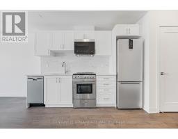 1307 - 705 DAVIS DRIVE, Newmarket, Ontario