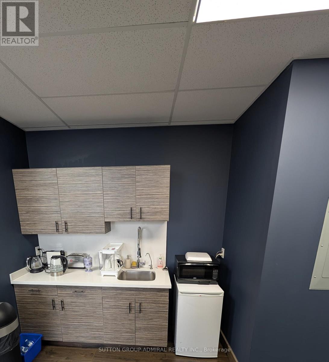 301 - 10376 Yonge Street, Richmond Hill, Ontario  L4C 3B8 - Photo 14 - N12743330